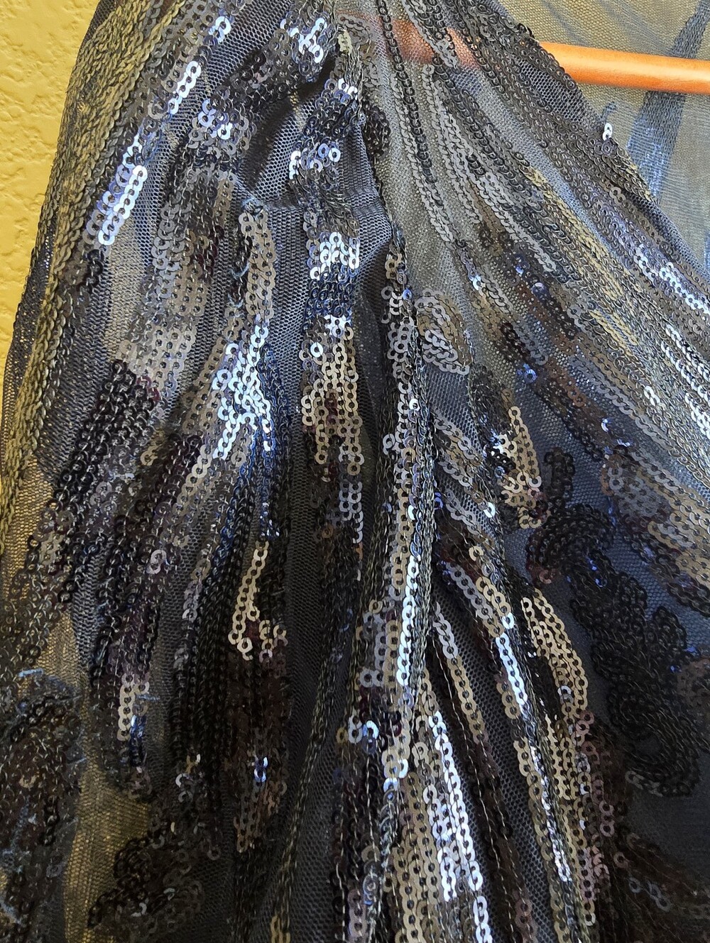 Mac Duggal Navy Beaded Sequin Long Sleeve Gown Size 14 - Picture 5 of 8